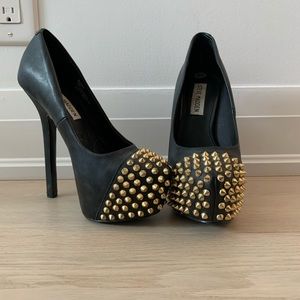 *** SOLD*** Steve Madden platform studded heels